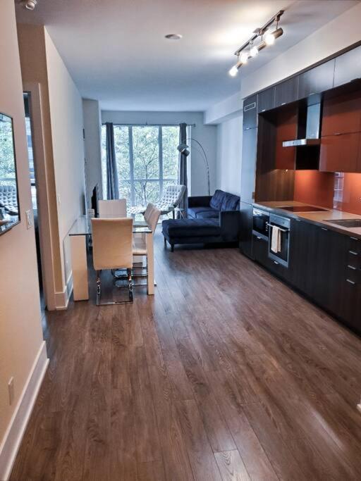 Апартаменты Toronto Lofts Экстерьер фото